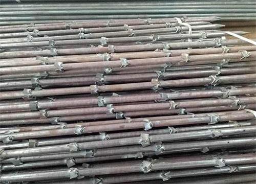 龙沙隧道钢花管